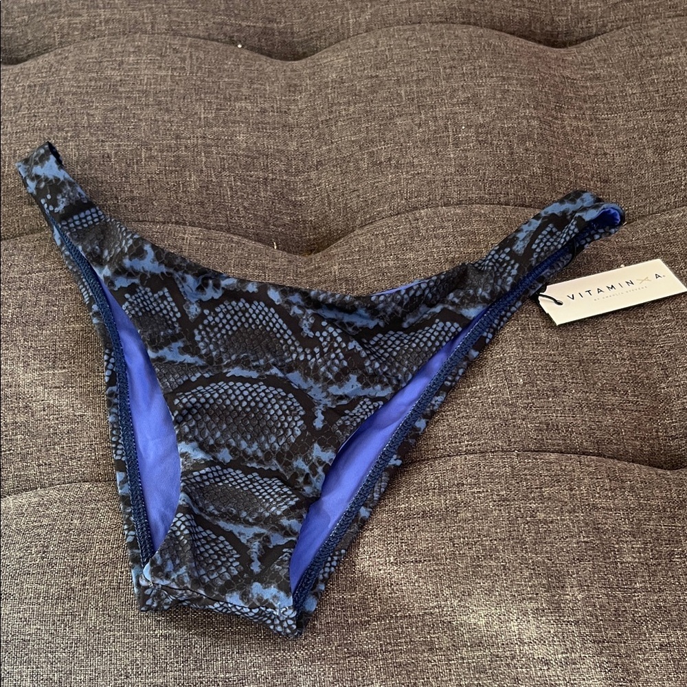 Vitamin A Black and Blue Snake Print Bikini Bottom Size S/6 New with tags